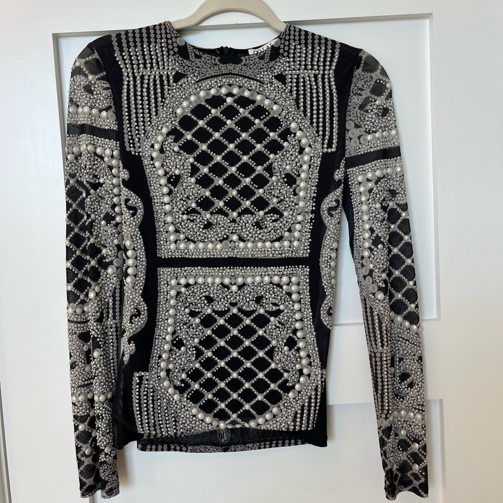Ooh! La, La! Couture Black and Gray Patterned Long Sleeve Top with pearls